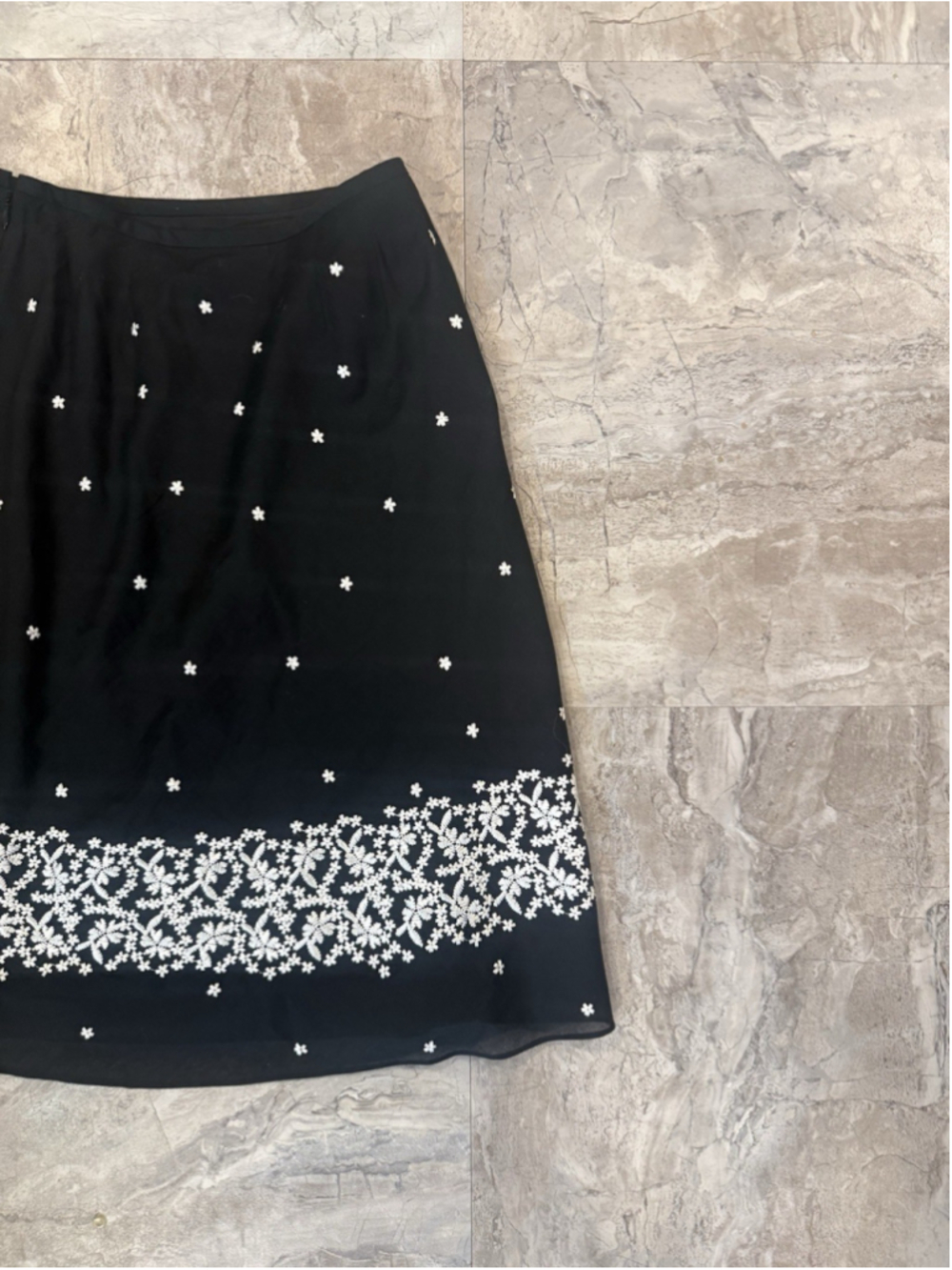 Ann Taylor Petites Black Floral Embroidered Fit & Flare Midi Skirt 0P Whimsy